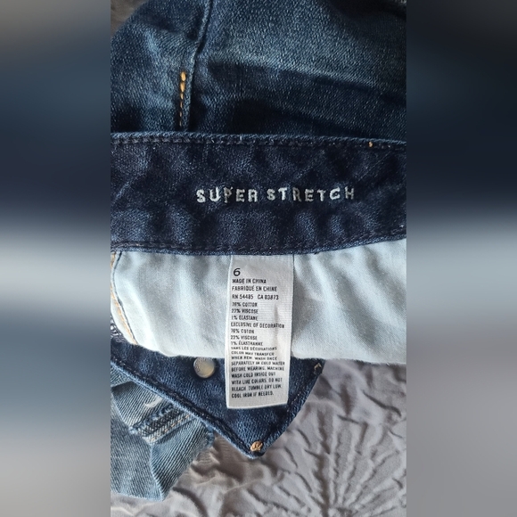 American Eagle Jean Shorts size 6 - Picture 6 of 8